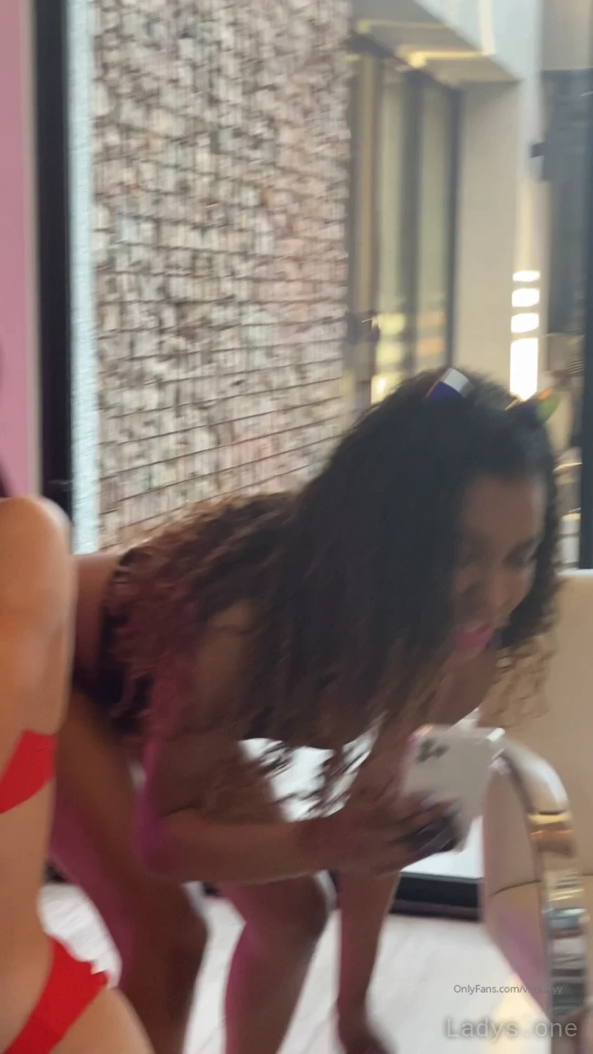 Beautiful nude girl kelly nguyen od houston