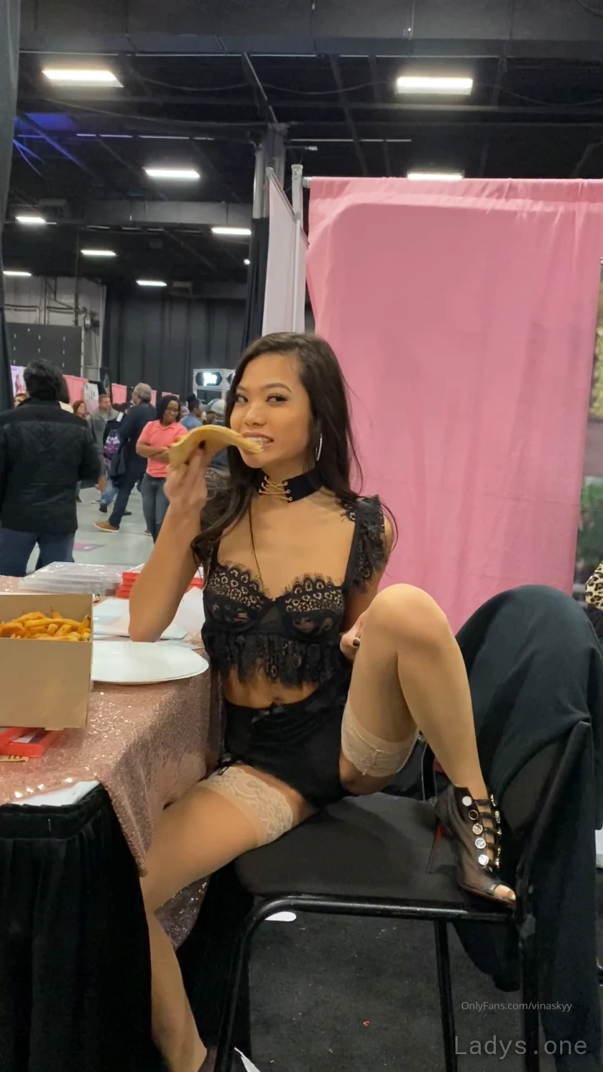 Beautiful nude girl kelly nguyen redmond