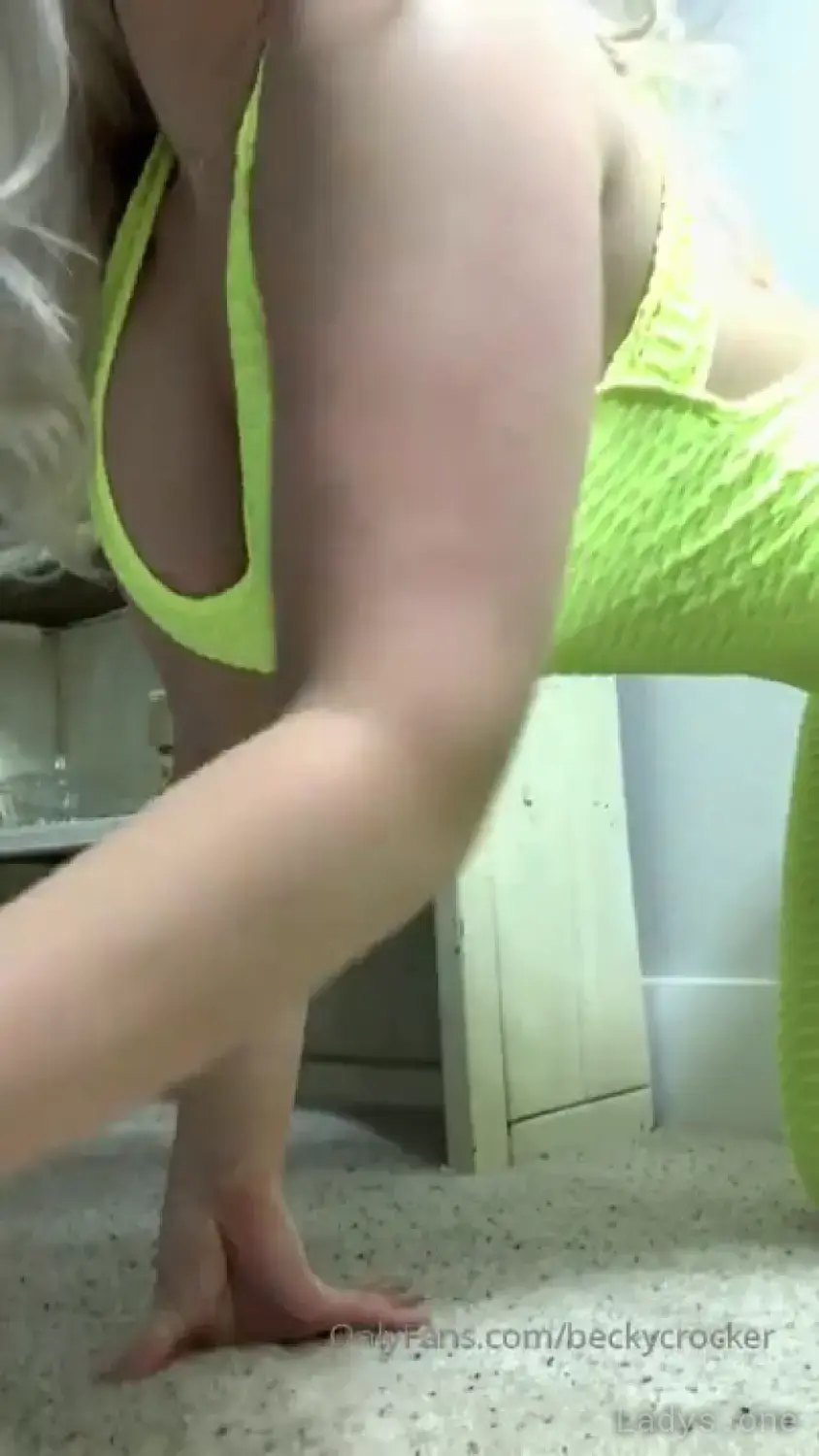 becky crocker instagram twerk