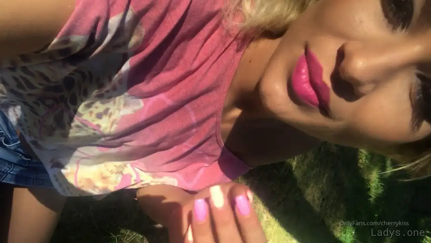 Beautiful nude girl cherry kiss fucked