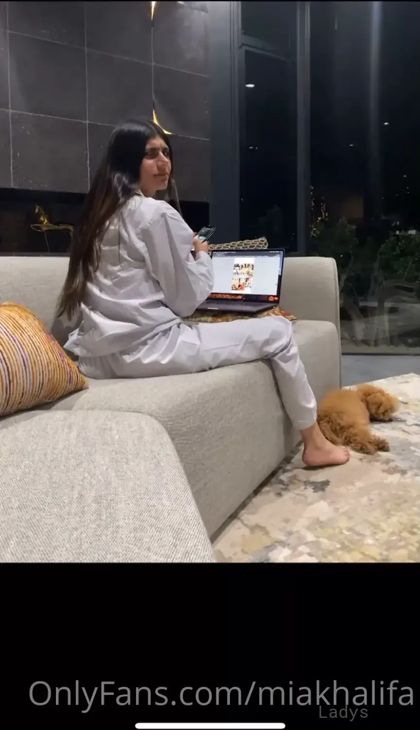 Beautiful nude girl mia khalifa pornstar