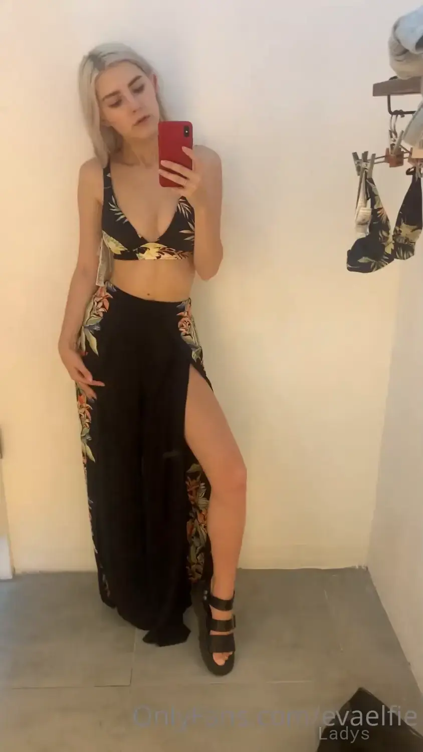 Beautiful nude girl eva elfie oil