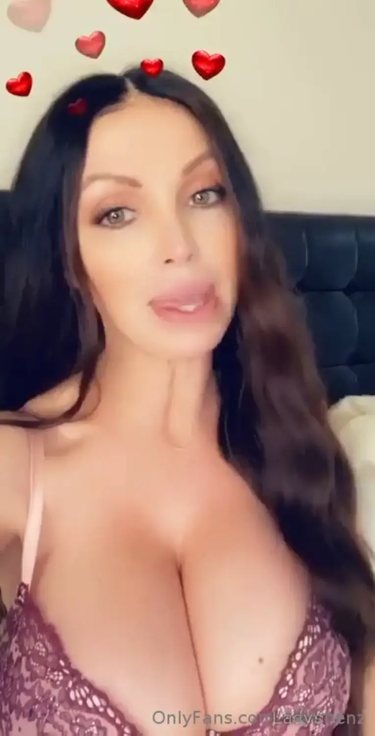 Beautiful nude girl nikki benz cumshot compilation