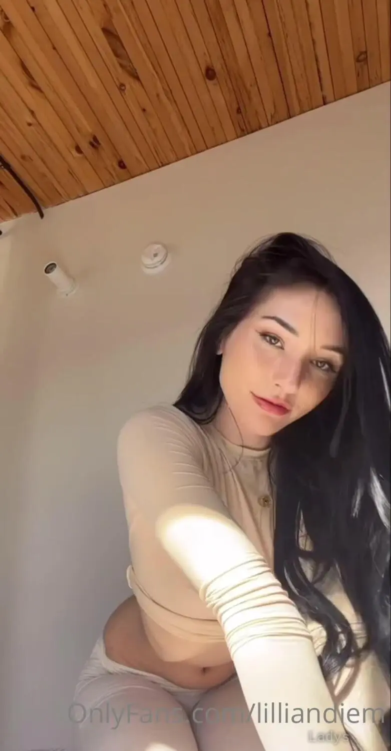 Beautiful nude girl Lilliandiem