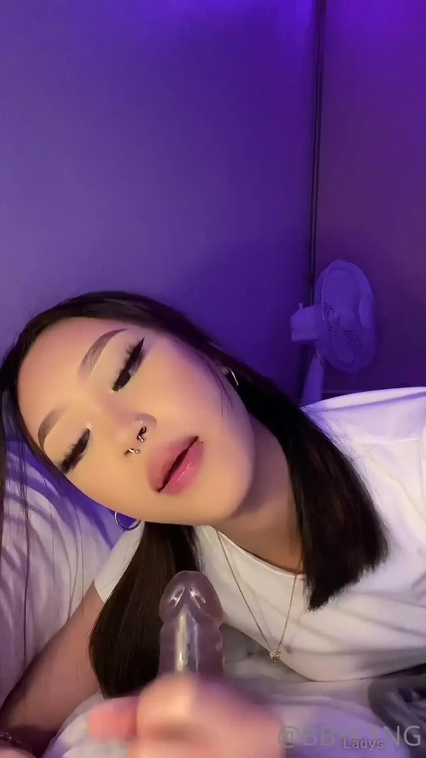 Beautiful nude girl Bbyl1ng