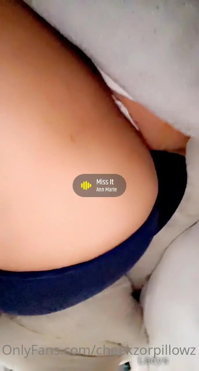 Beautiful nude girl Thawham
