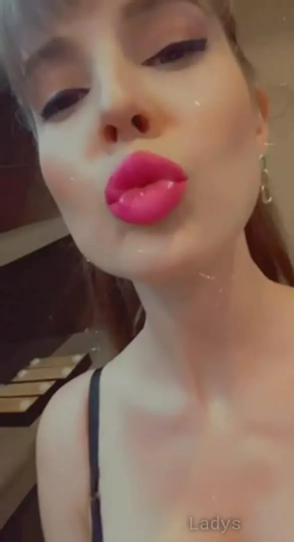 Beautiful nude girl Amanda Cerny