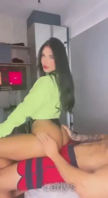 Beautiful nude girl Estter Muniz