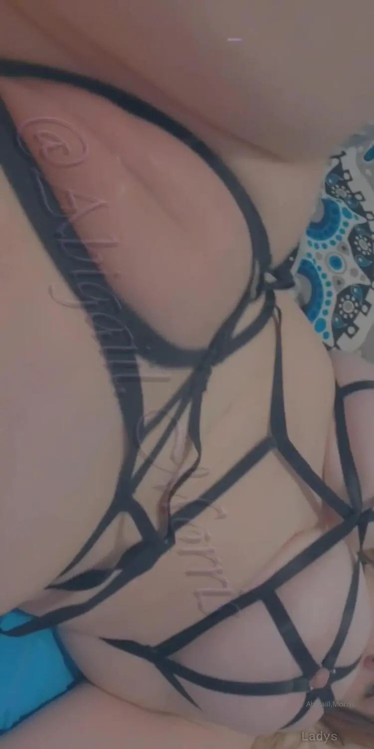 Beautiful nude girl Abigaiil Morris-2