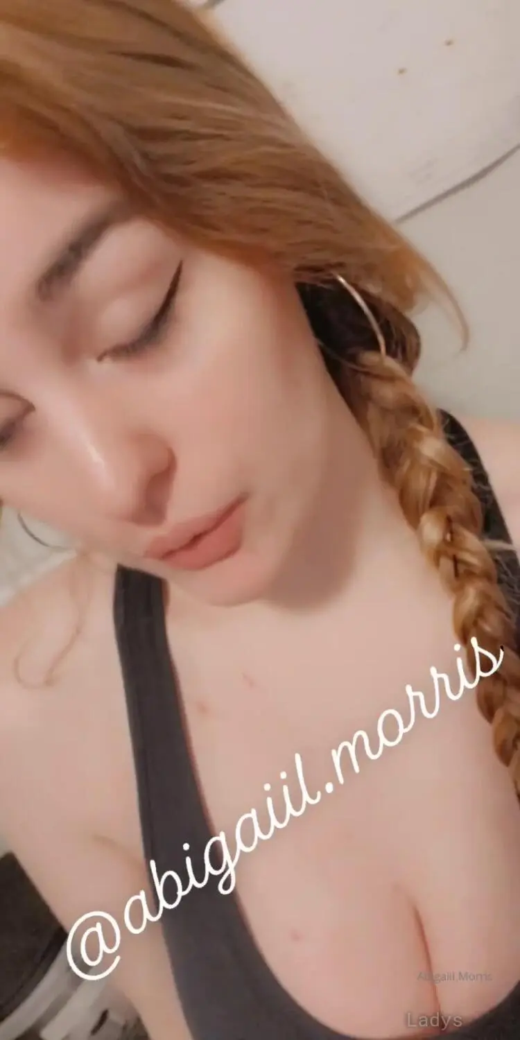 Beautiful nude girl Abigaiil Morris-2