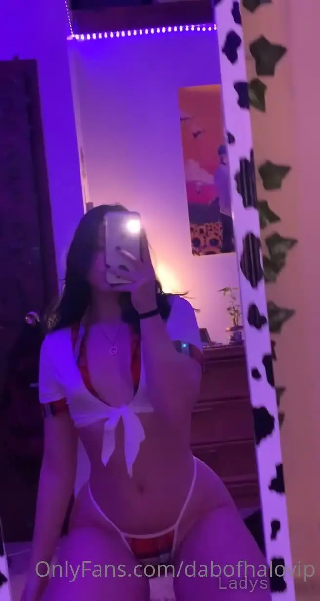 Beautiful nude girl Dabofhalo