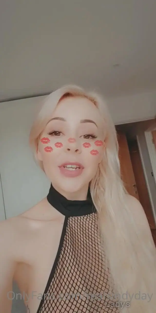 Beautiful nude girl Sindy Day