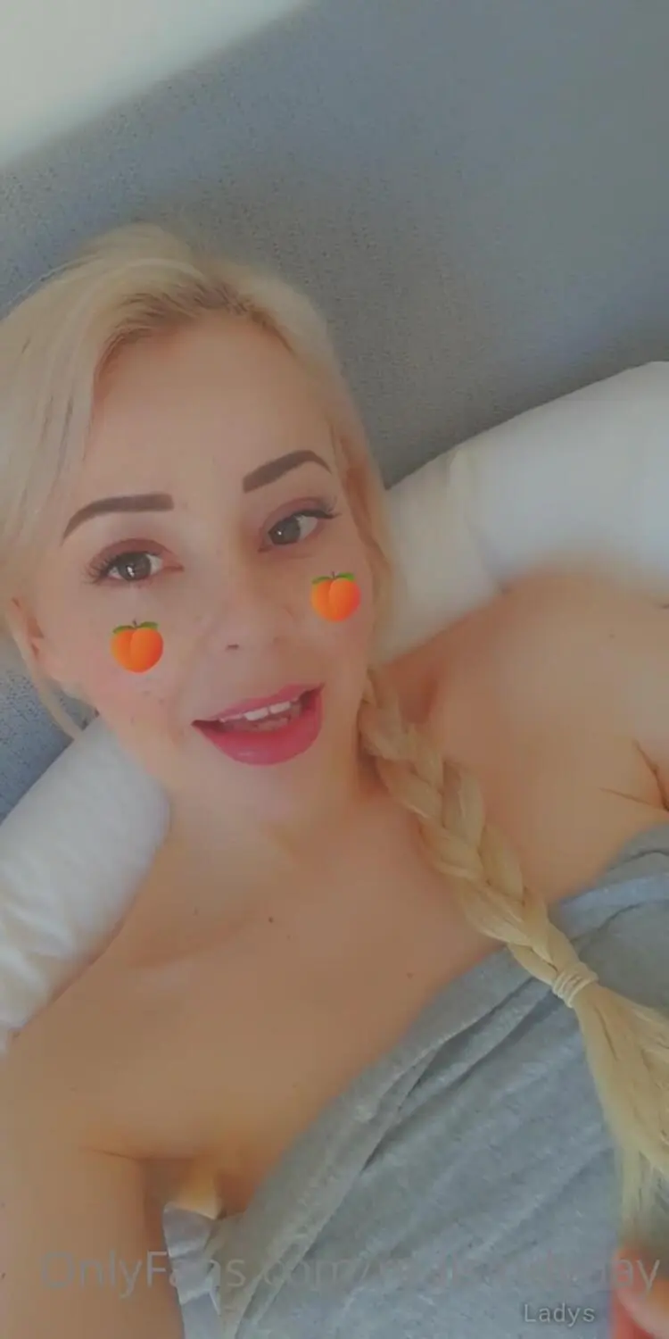 Beautiful nude girl Sindy Day