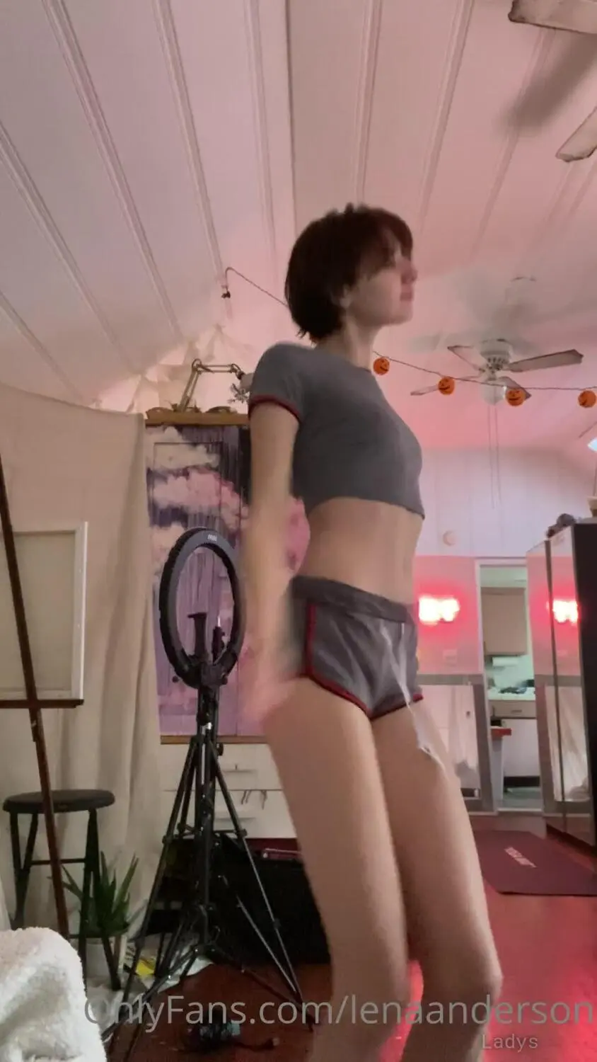 Beautiful nude girl Blaire Ivory