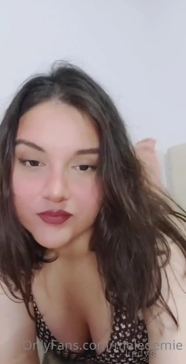 Beautiful nude girl Mel Demie