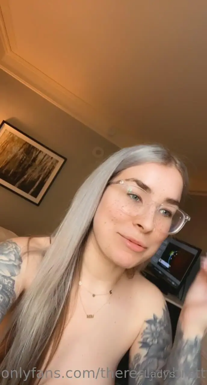 Beautiful nude girl Lil Nugget | Jen Brett