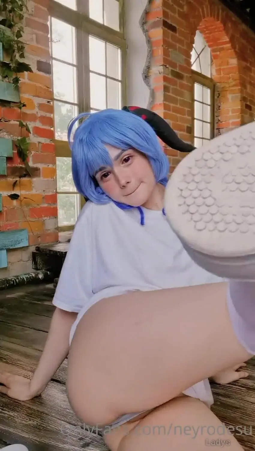 Beautiful nude girl Neyrodesu