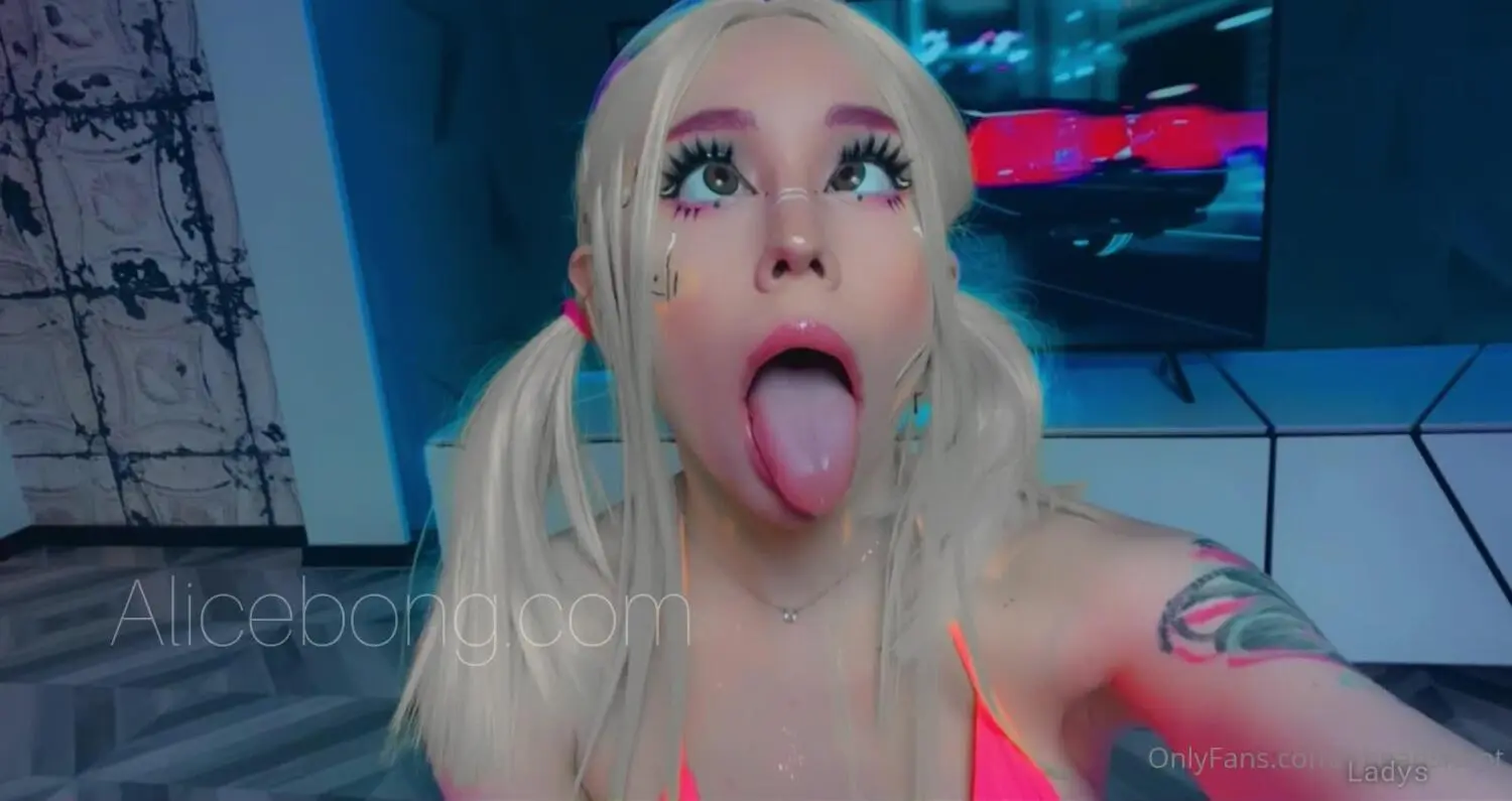 Beautiful nude girl AliceBong