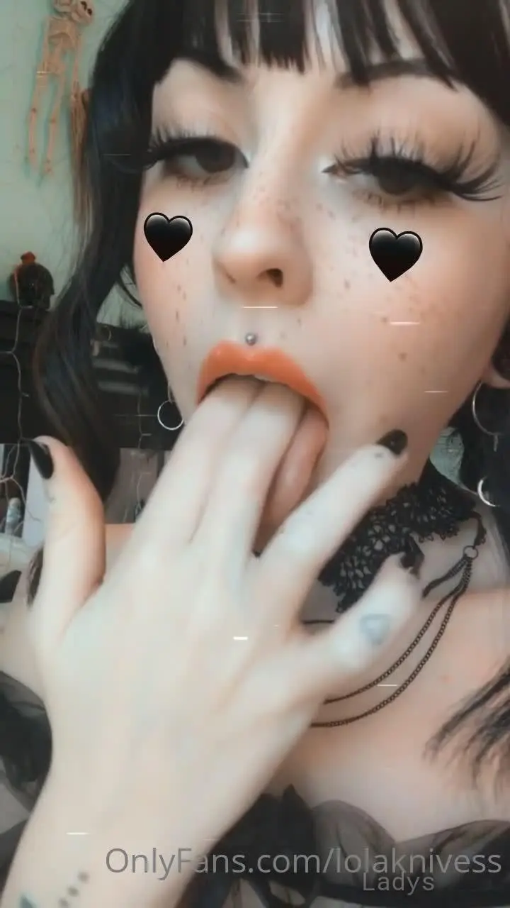 Beautiful nude girl Lolaxmina