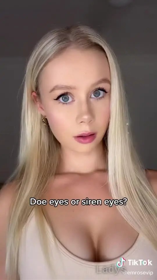 Beautiful nude girl Em Rose
