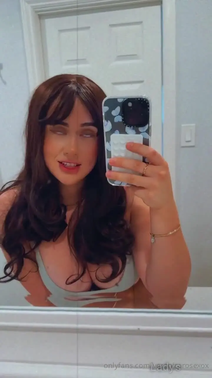 Beautiful nude girl VeronicaRoseXox