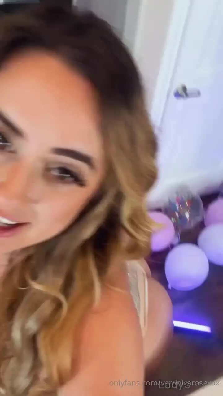 Beautiful nude girl VeronicaRoseXox-1