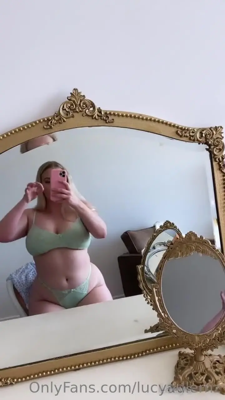 Beautiful nude girl Lucy Adler