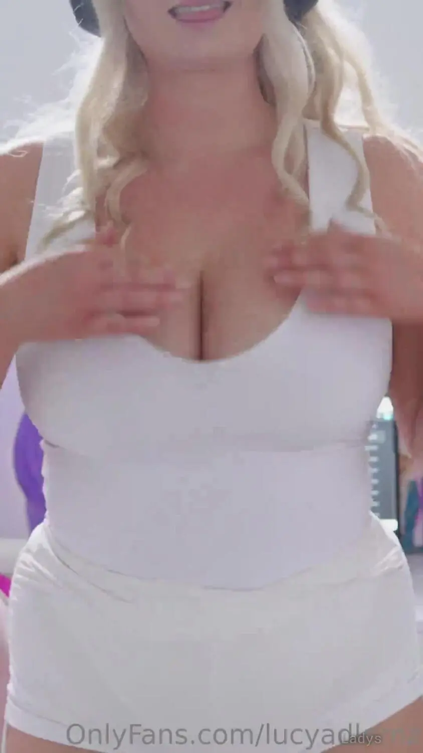 Beautiful nude girl Lucy Adler-1